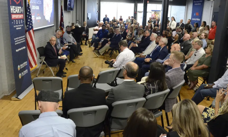 Tour highlights economic success in Ohio